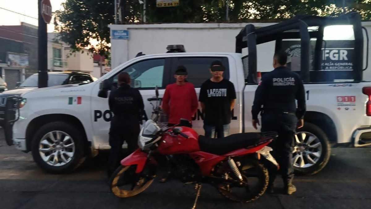 Detienen en Uruapan a tres hombres con droga y armas