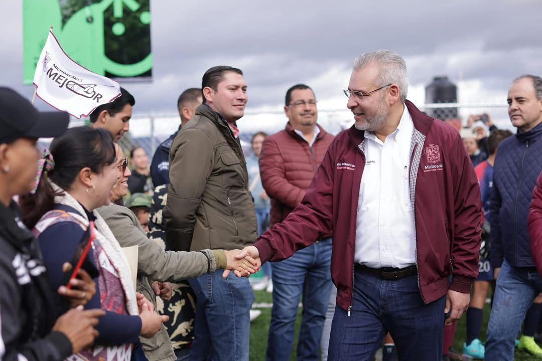 Disponibles 48 canchas de fútbol 7 para Mundialito Escolar en Michoacán: Bedolla