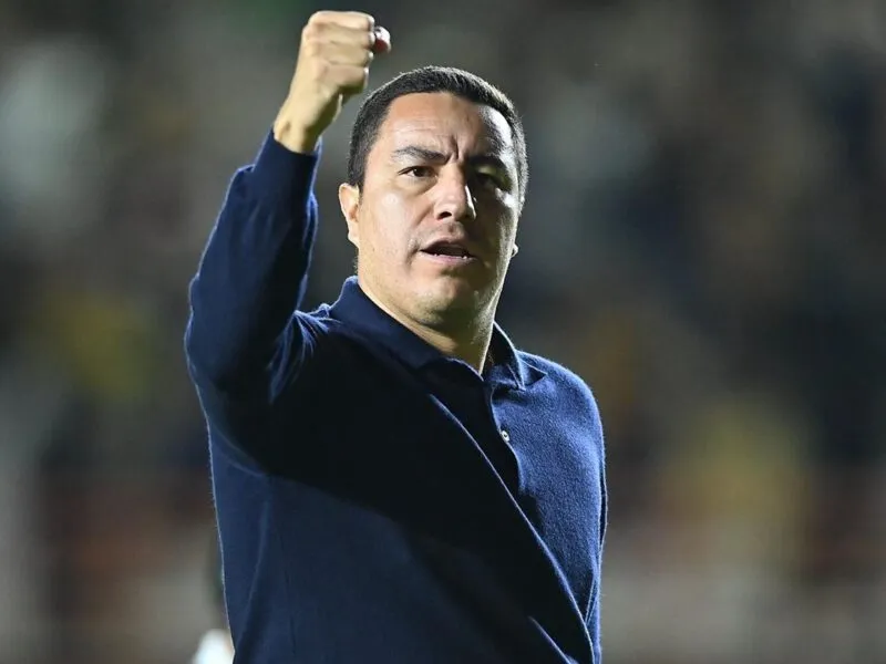Efraín Juárez arremete contra sus detractores tras felicitar al árbitro