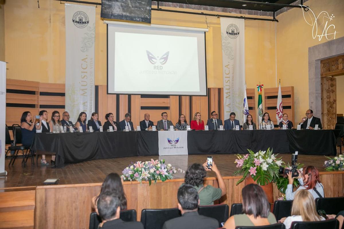 El nicolaita Jorge Álvarez Banderas recibió el reconocimiento al Mérito a la Excelencia Educativa