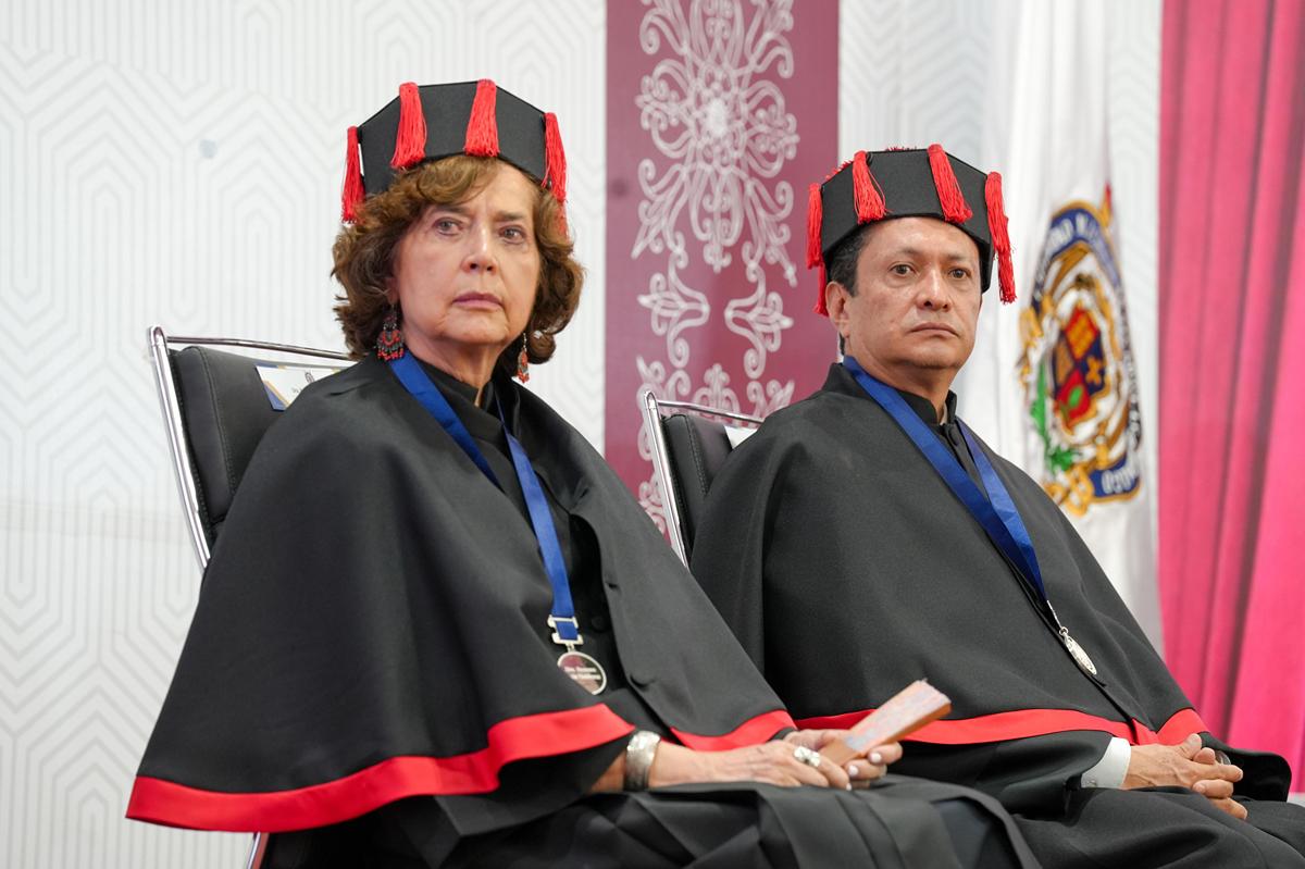 Entrega UMSNH Doctorado Honoris Causa A Rosaura Ruiz y Jesús Campos