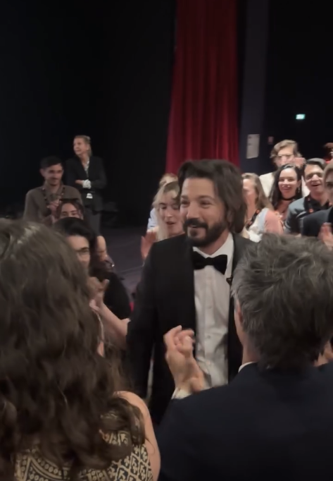 “Estoy feliz, pero digiriendo todavía”: Diego Luna tras emotiva ovación en Festival de Cannes por “Ashes”-2