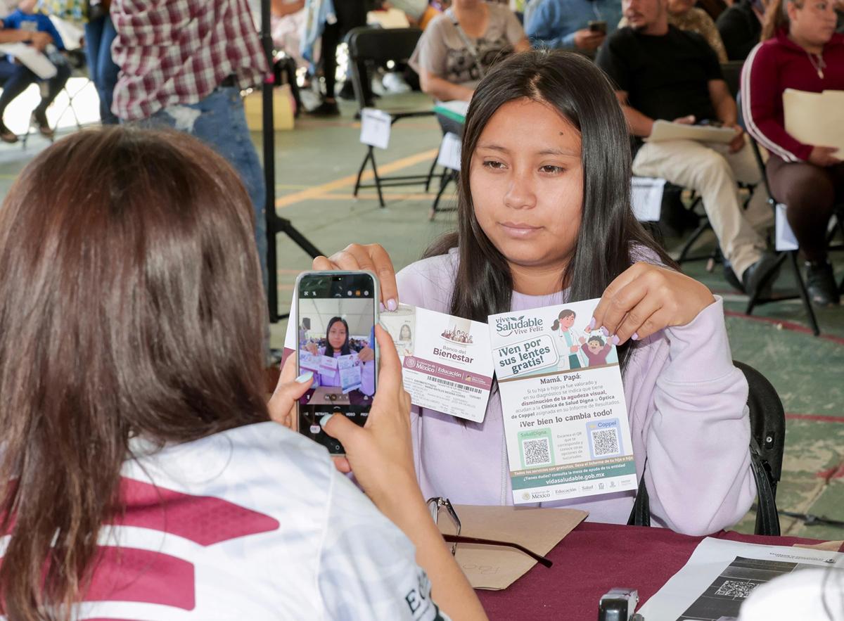 Familias de todo el estado reciben apoyo de la Beca Rita Cetina: SEE-2