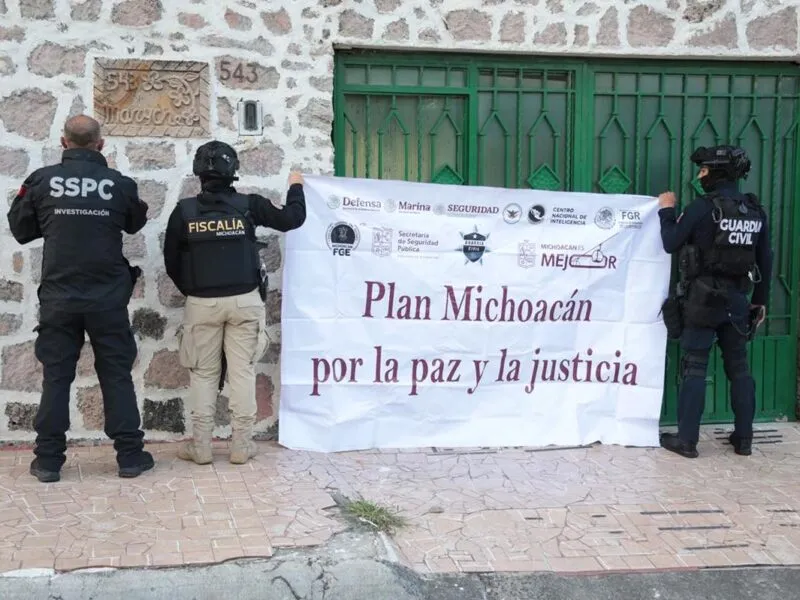 FGE despliega operativo táctico en Morelia y ejecuta un cateo