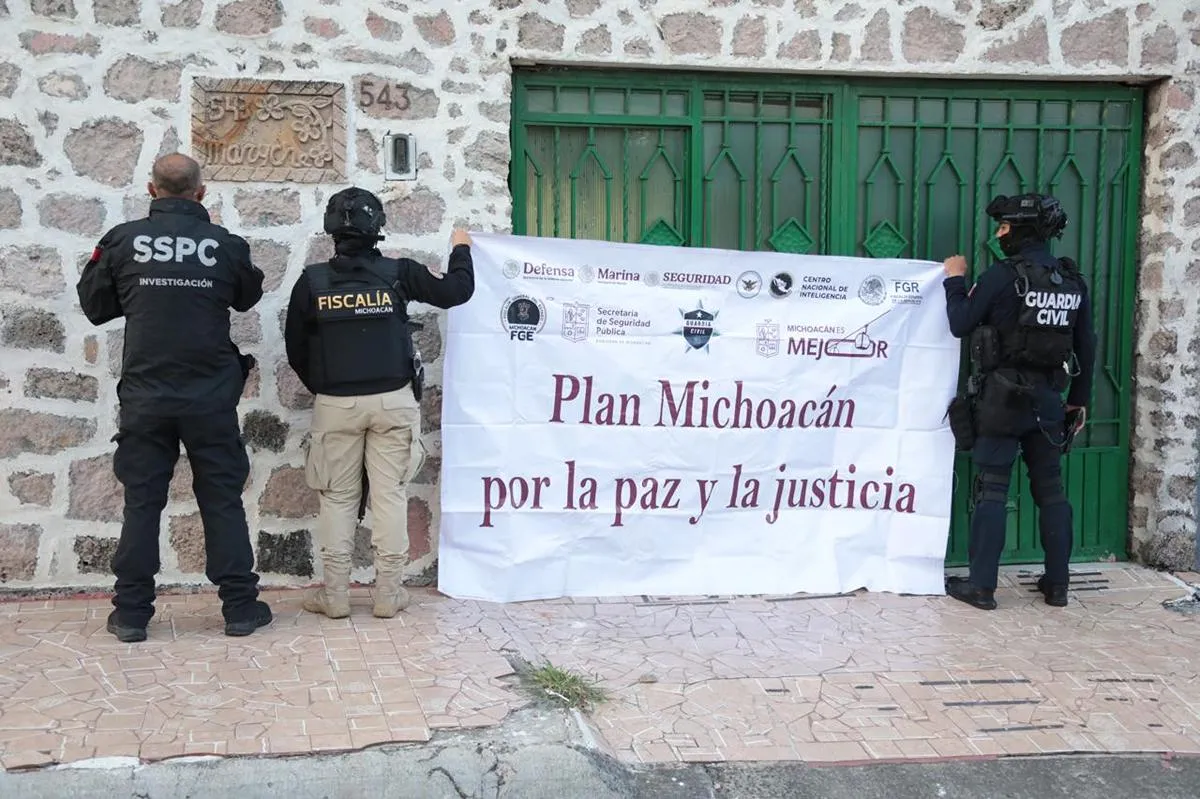 FGE despliega operativo táctico en Morelia y ejecuta un cateo
