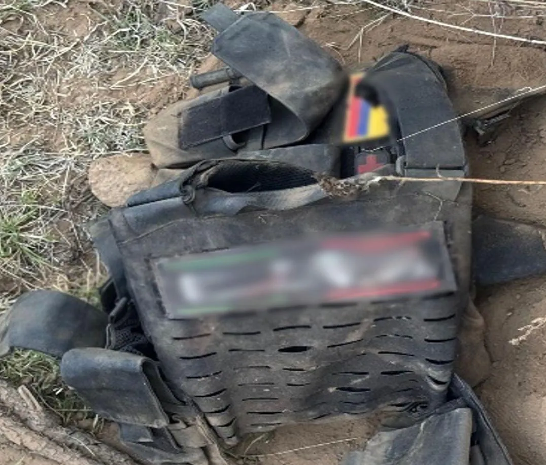Fuerzas Federales aseguran arsenal en Charapan en Michoacán