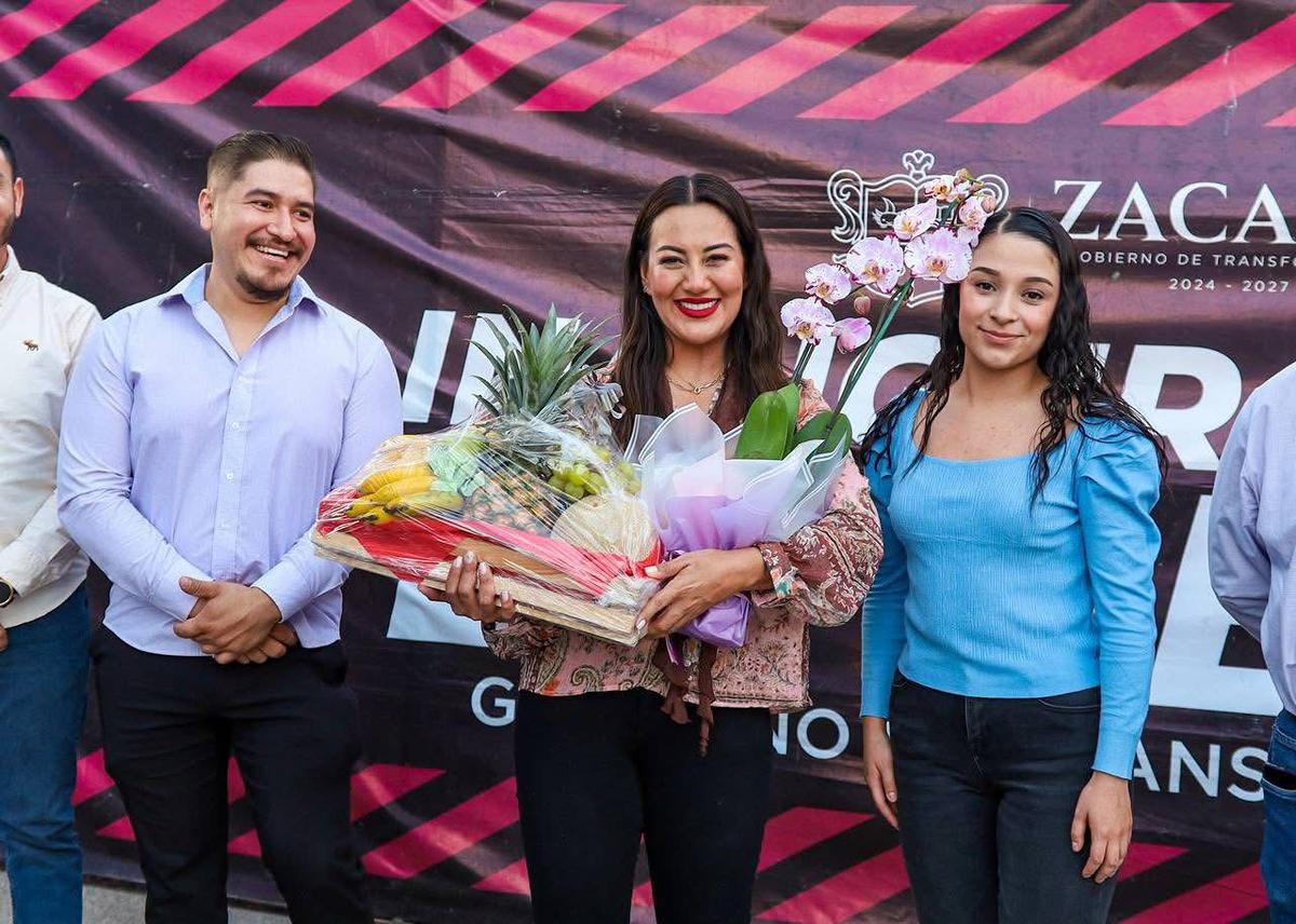 Gobierno y ciudadanía transforman juntos la colonia Obrera: Mónica Valdez