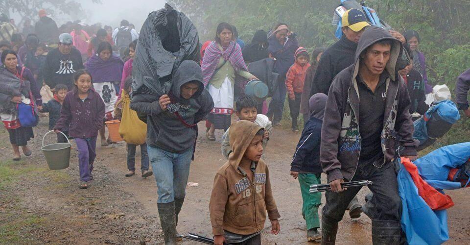 Hasta 668 personas desplazadas tras enfrentamientos en Apatzingán