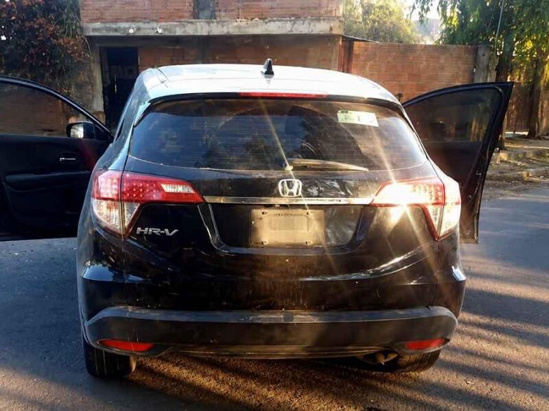 Identifican a tres víctimas halladas en camioneta en Erongarícuaro