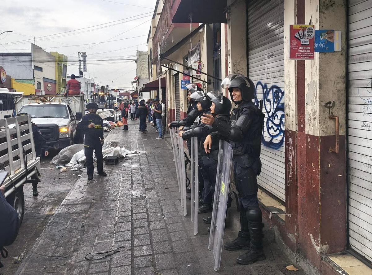 Inicia operativo en el Mercado Independencia de Morelia para retirar a ambulantes