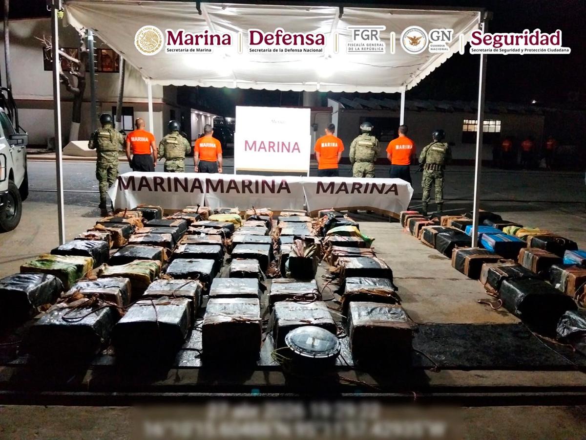 Interceptan más de dos toneladas de cocaína en aguas de Oaxaca; afectación al crimen es de 4.3 millones-1