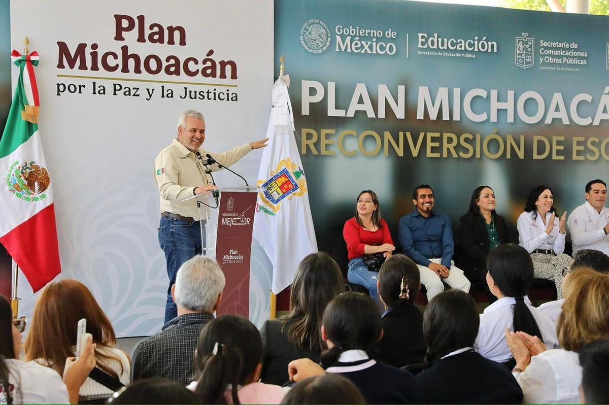 Inversión histórica de 4 mil mdp en escuelas para transformar futuro de Michoacán: Bedolla