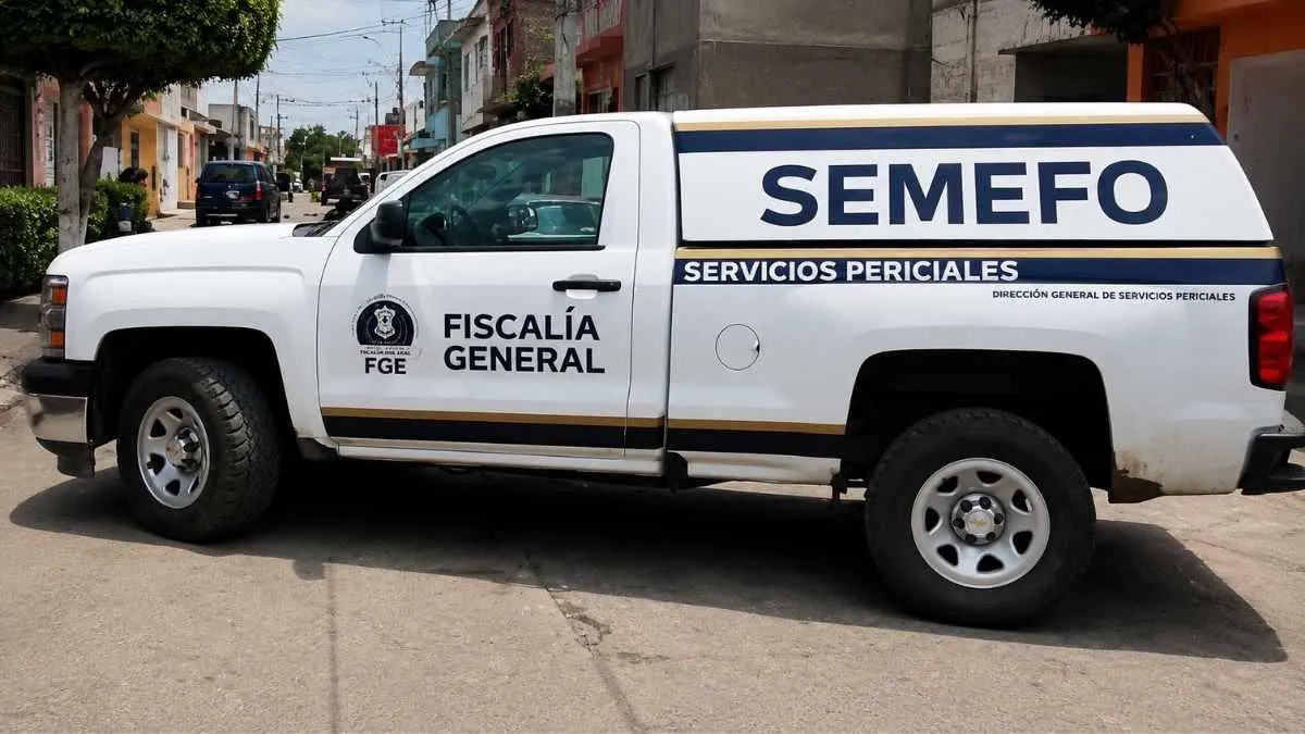 Investigan muerte de hombre hallado al pie de edificio en La Piedad