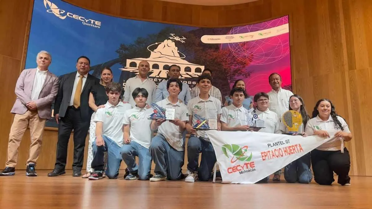 Jóvenes michoacanos ganan pase al mundial de robótica en China