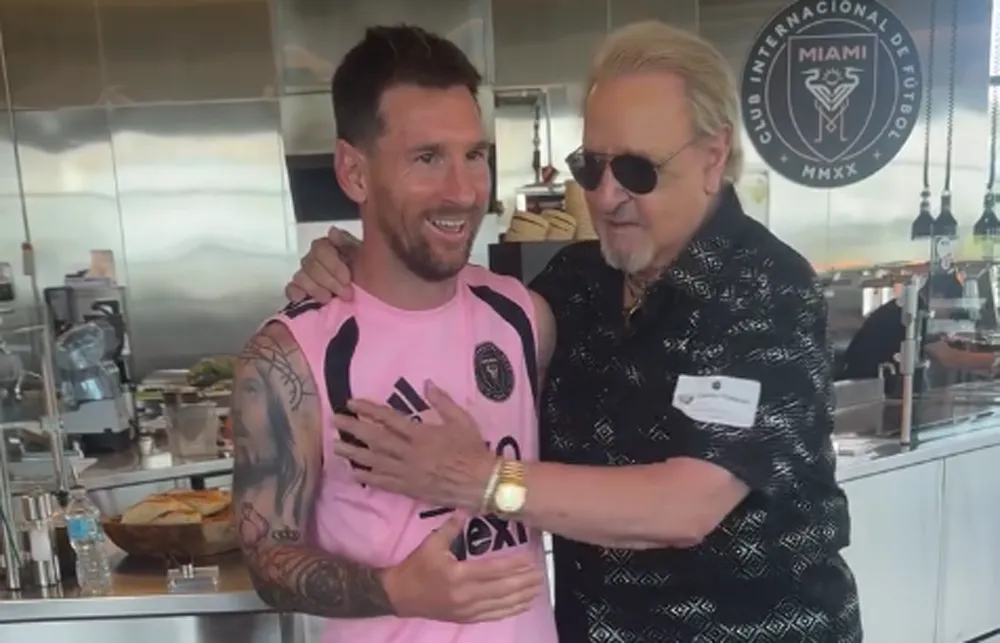 Kiko presume su encuentro con Messi y causa furor en redes