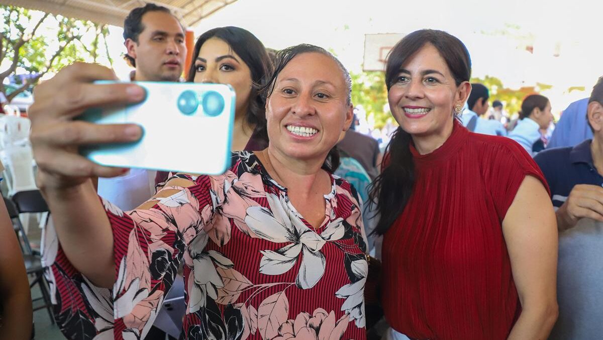 Las mamás son la columna de la educación en Michoacán: Gabriela Molina
