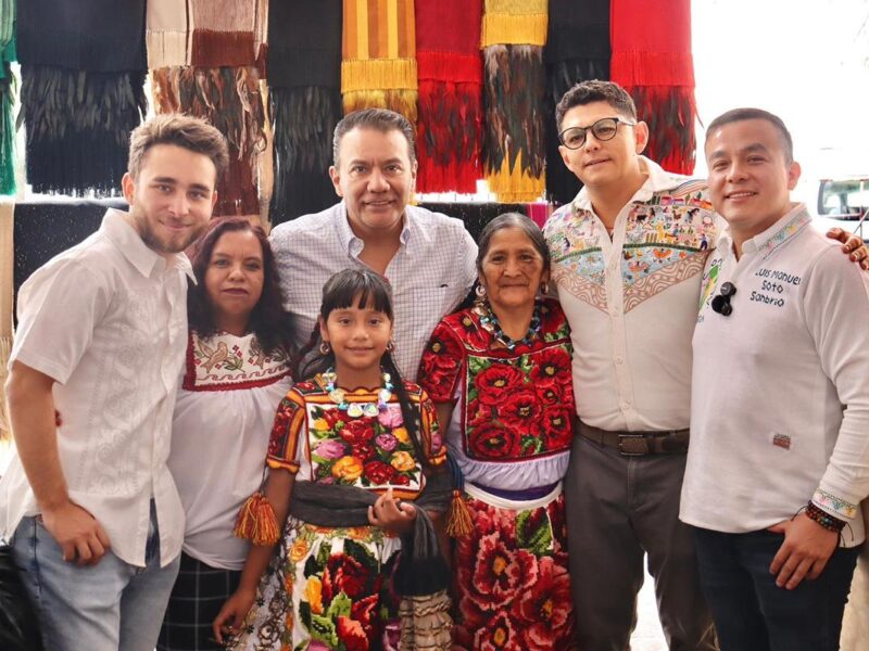 ¡Llévate a mamá al concierto de "El Buki" comprando artesanía michoacana!