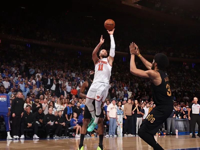 Los Knicks vinieron de atrás para ganar a Cavaliers en el Juego 1