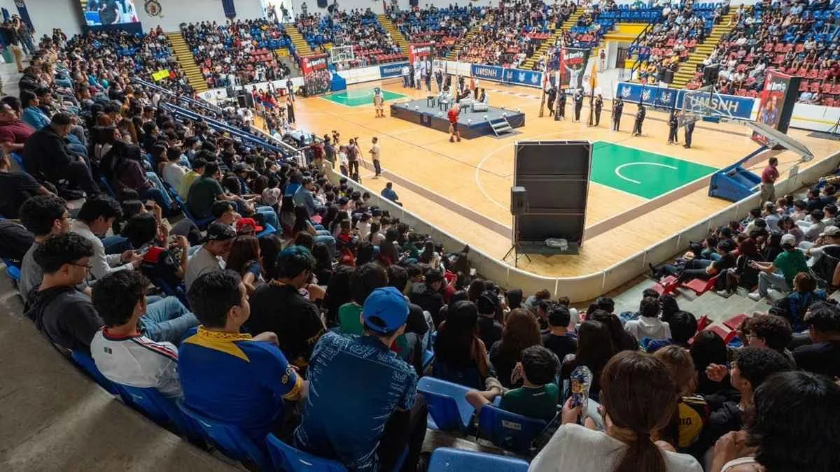Luis Ángel Malagón convive con cientos de jóvenes nicolaitas-1