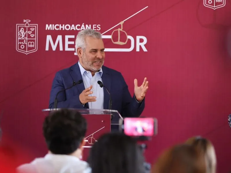 Más de medio millón de usuarios han viajado en el teleférico de Uruapan: Bedolla