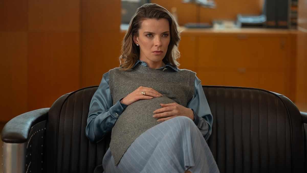 Betty Gilpin en Netflix