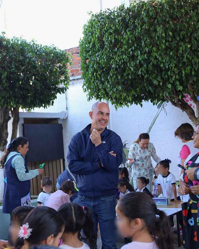 No podemos dejar a niñas, niños y jóvenes expuestos durante meses al ocio digital sin supervisión Adolfo “Fito” Torres