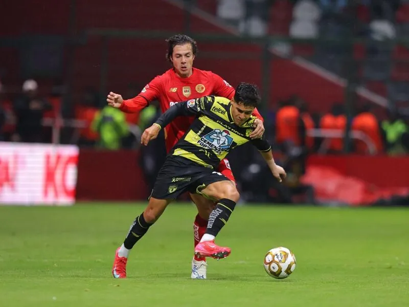 Pachuca se lleva el triunfo de Toluca con un golazo