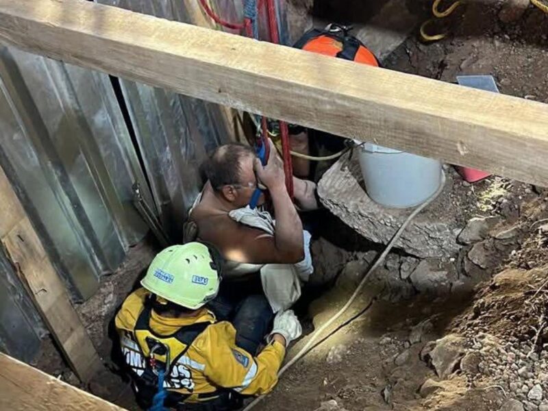PC Michoacán encabeza exitoso rescate con vida de un hombre atrapado tras derrumbe en Morelia