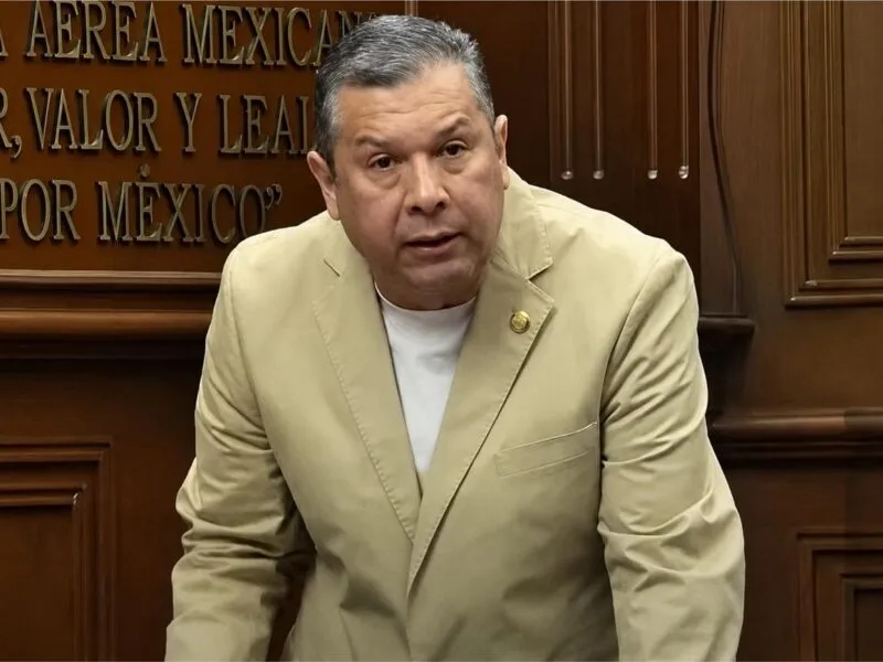 Personas armadas irrumpieron en Palacio Legislativo durante manifestación de la sombreriza