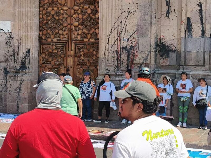 Protestan madres buscadoras en Palacio de Gobierno en Michoacán: buscan a 400 desaparecidos
