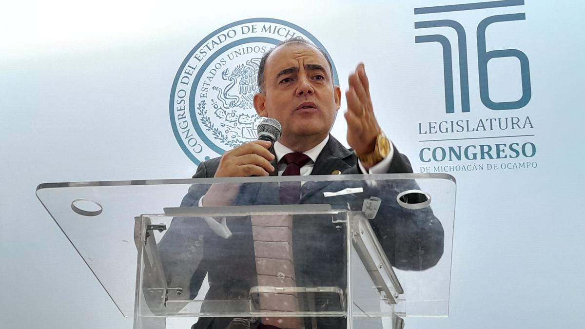 “¿Qué esconde?”, cuestiona presidente del Congreso a Grecia Quiroz por celular de Carlos Manzo