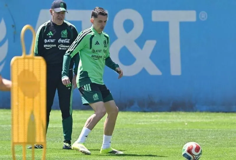 Reportan con la Selección Mexicana, Fidalgo y Quiñones