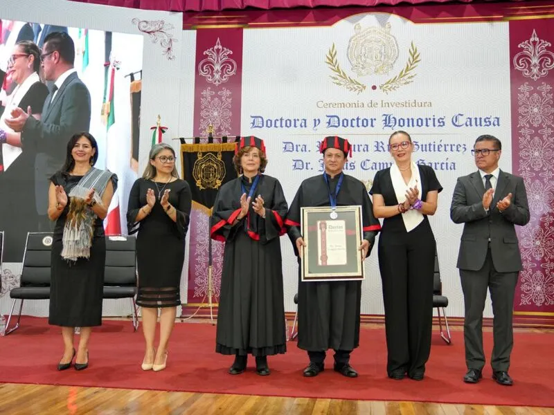 Rosaura Ruiz y Jesús Campos reciben el Doctorado Honoris Causa por parte de la Universidad Michoacana