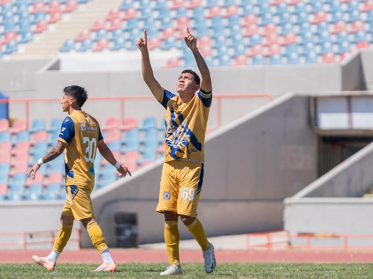 'Tigre' Castro, estudiante de la UMSNH se consagró bicampeón de goleo del Grupo 11 de la Liga TDP
