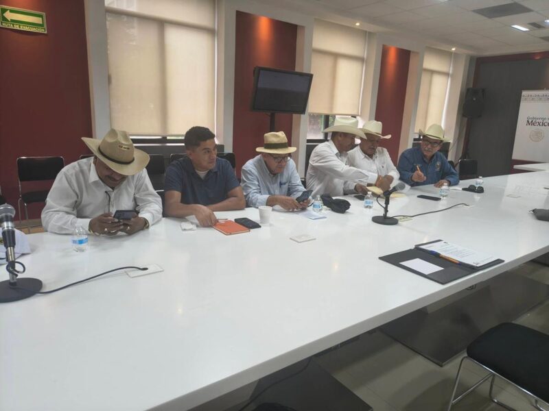 Tras fallido diálogo con Segob, transportistas y campesinos advierten que no se irán de CDMX “sin respuesta”