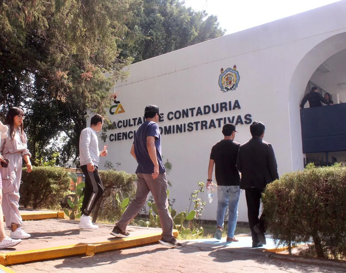 UMSNH licenciaturas modalidad presencial abierta en línea