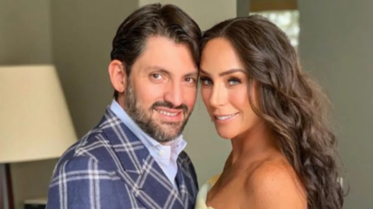 Víctor Manuel Álvarez Puga, esposo de Inés Gómez Mont, está libre en Estados Unidos pese a orden de captura en México