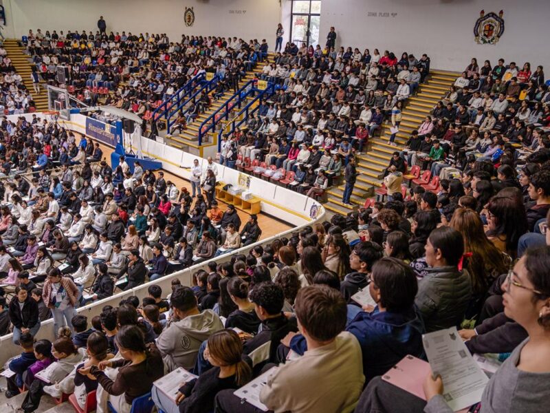 A creer en sí mismos, invitó Yarabí Ávila a aspirantes que realizan el examen de admisión a la UMSNH