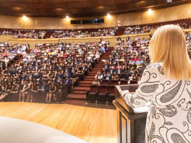 A lograr la ventaja competitiva a través de la formación continua, convoca rectora a egresados nicolaitas