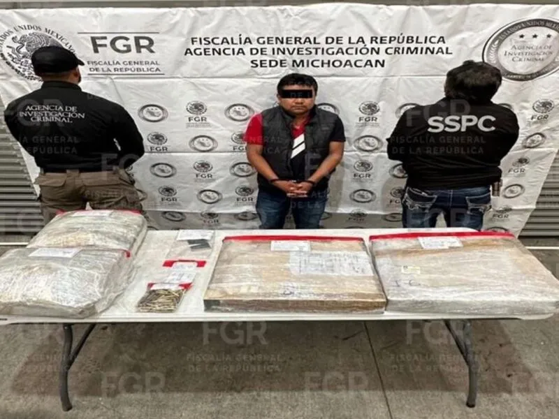A proceso el hombre que aparentemente trasladaba más de 8 mil cartuchos útiles en u autobús en la México-Guadalajara