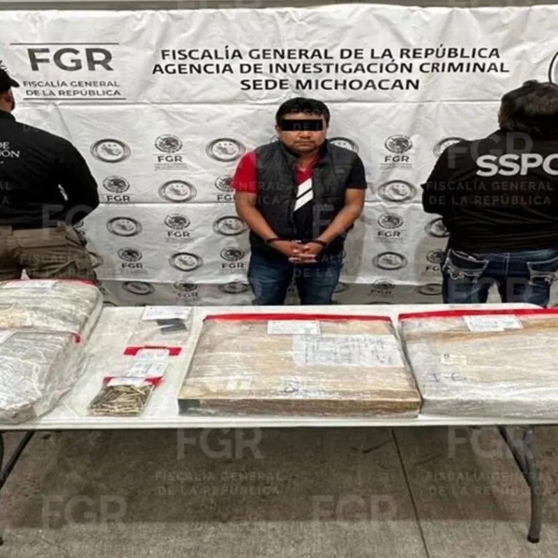 A proceso hombre que aparentemente trasladaba más de 8 mil cartuchos útiles en autobús de pasajeros en la México-Guadalajara