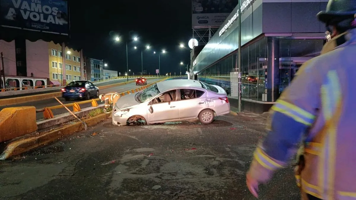 Accidente en la Madero Poniente de Morelia deja como saldo dos personas lesionadas