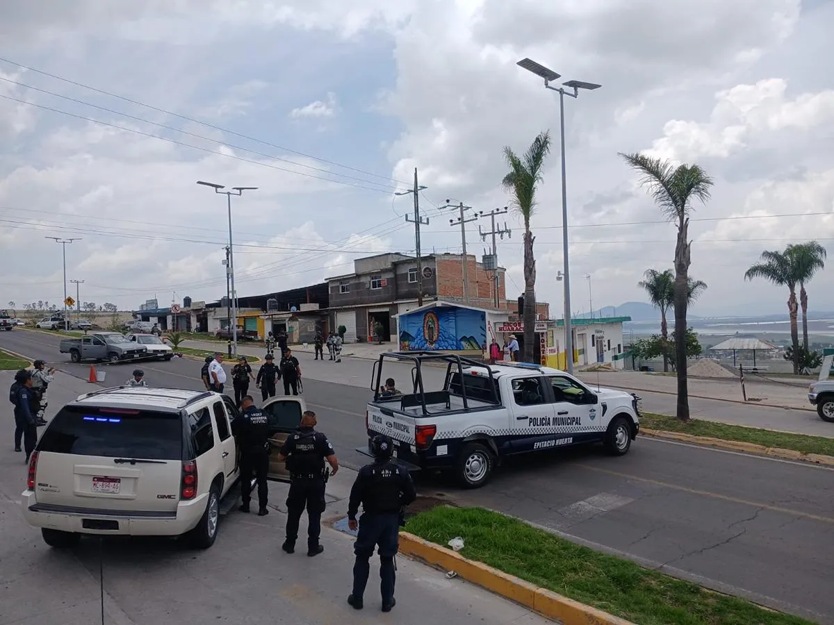 Accidente tránsito Michoacán enfrentamiento muerto