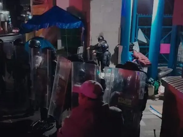 Acusan desalojo de plantón por la fuerza en Morelia