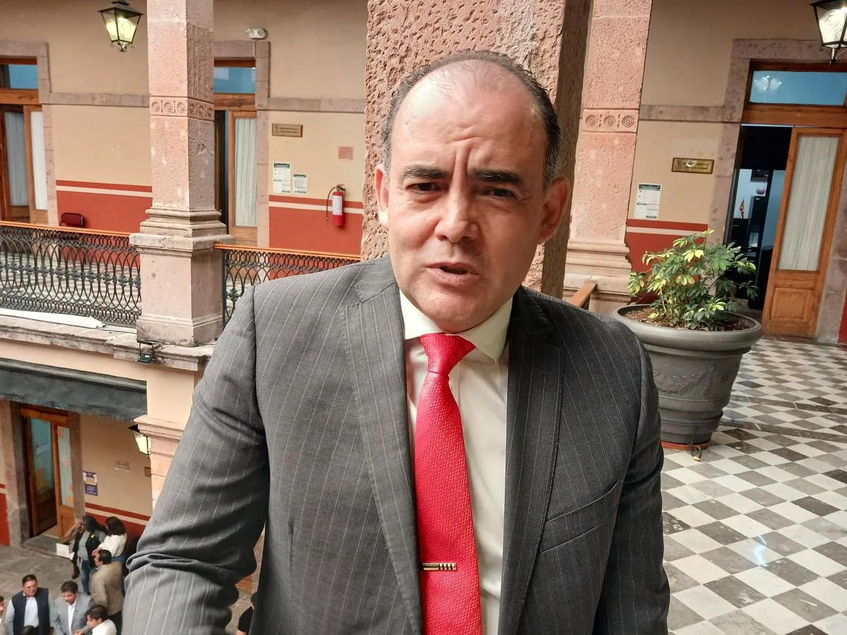 Además de Grecia Quiroz, denuncia de Congreso prevé el nombre de siete integrantes más de la sombreriza