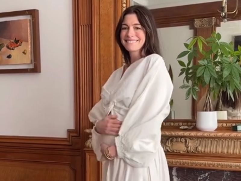 Anne Hathaway revela su tercer embarazo a los 43 años