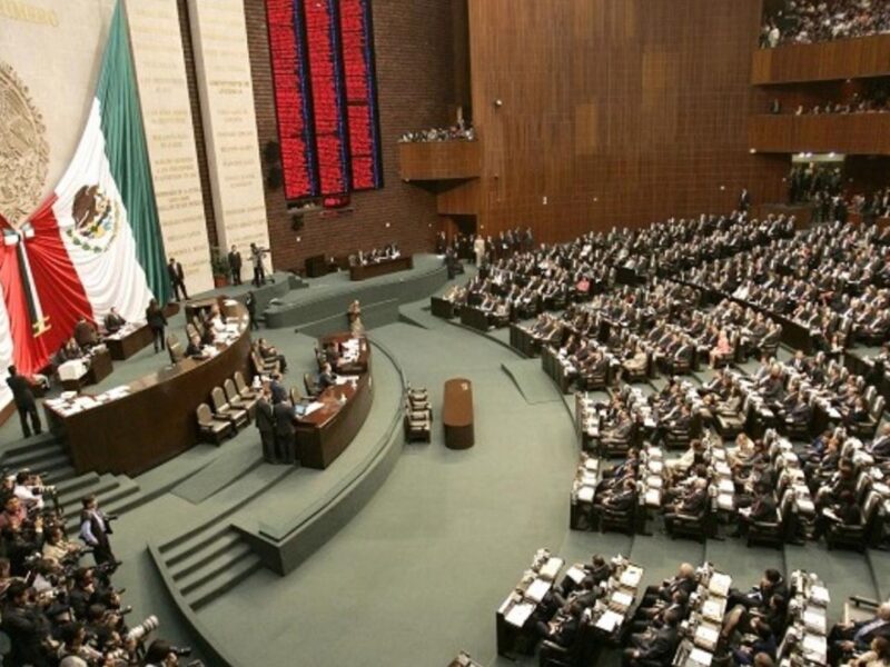 Congreso aprueba licencias de 13 legisladores de Morena