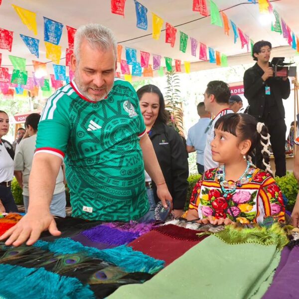 Artesanías, gastronomía y cultura: el “Jalo Futbolero” reúne lo mejor de Michoacán, destaca Bedolla