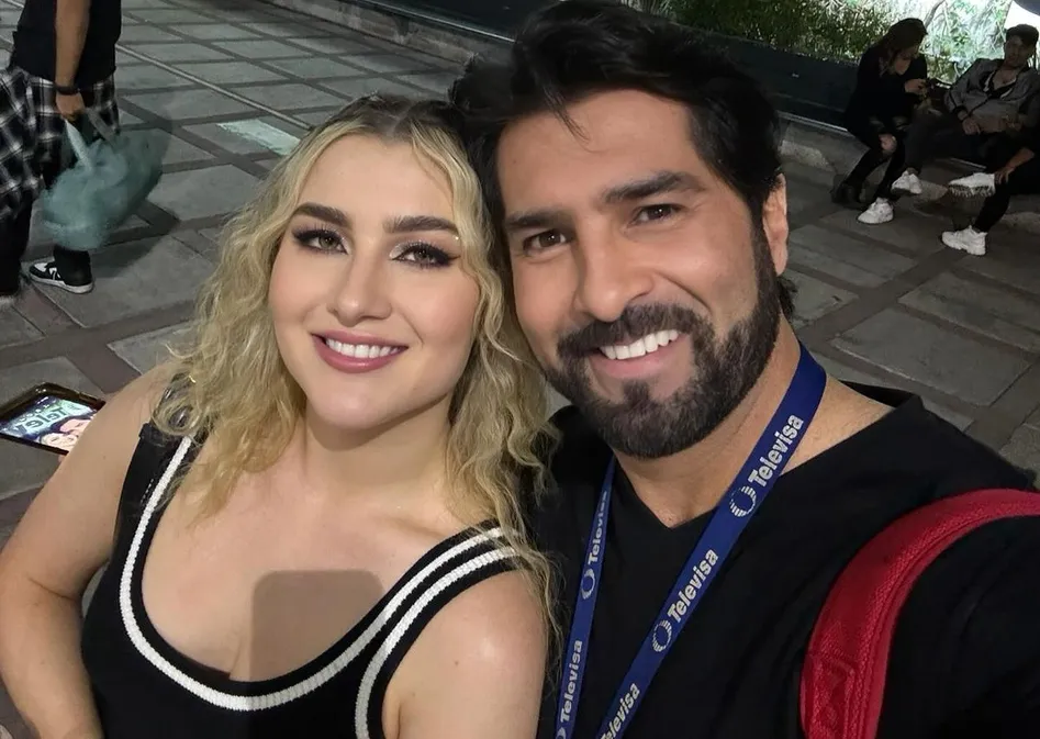 Arturo Carmona explota en el aeropuerto: niega haber vendido exclusiva sobre embarazo de su hija Melenie