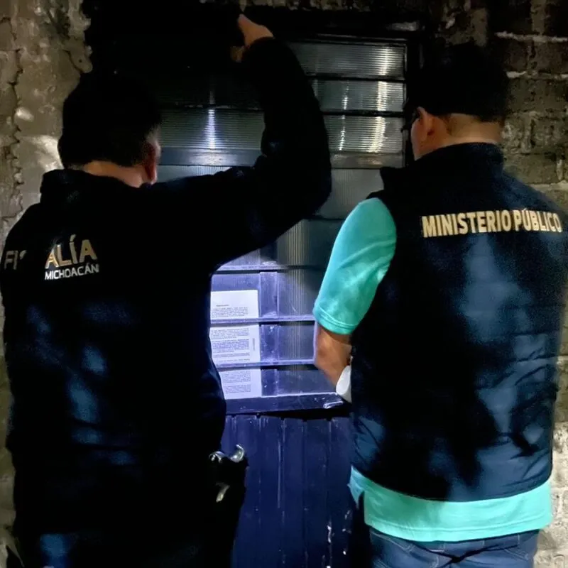 Asegura FGE presuntas dosis de narcótico durante cateos realizados en Jungapeo y Tlalpujahua